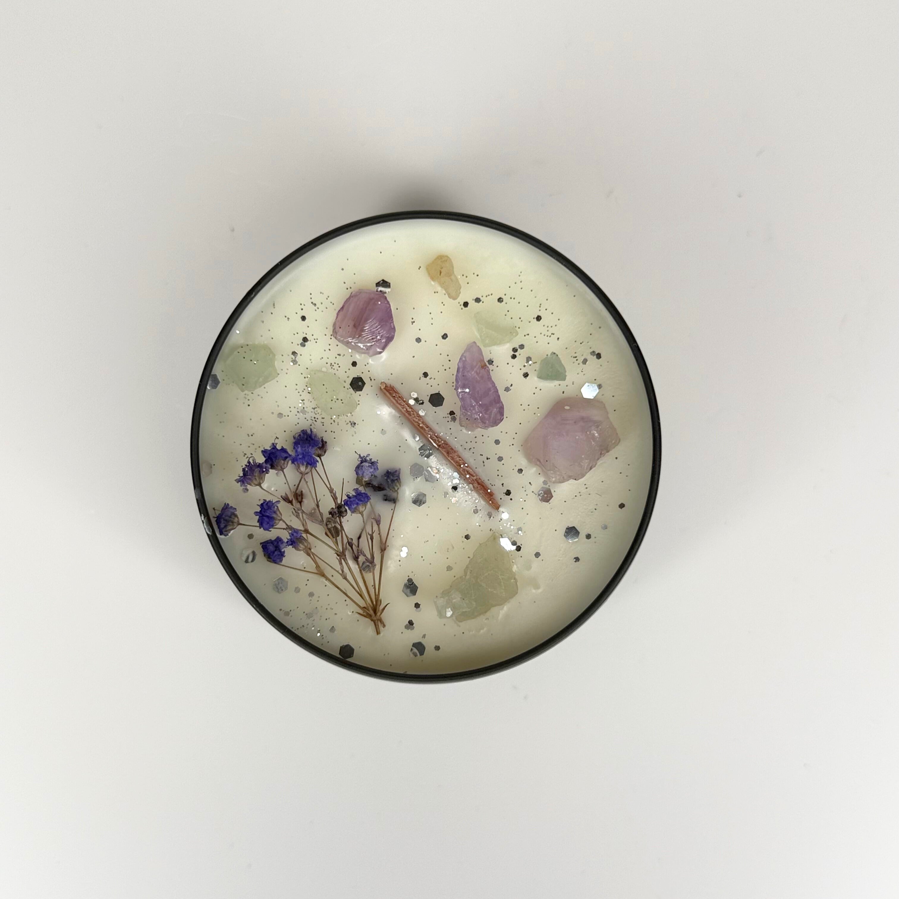 Whispering Evergreen - Duftkerze mit Holzdocht